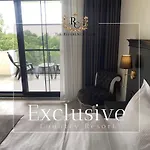The Reference Club Restaurant & Lodge