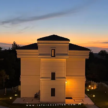 The Reference Club Restaurant & Gerendaház